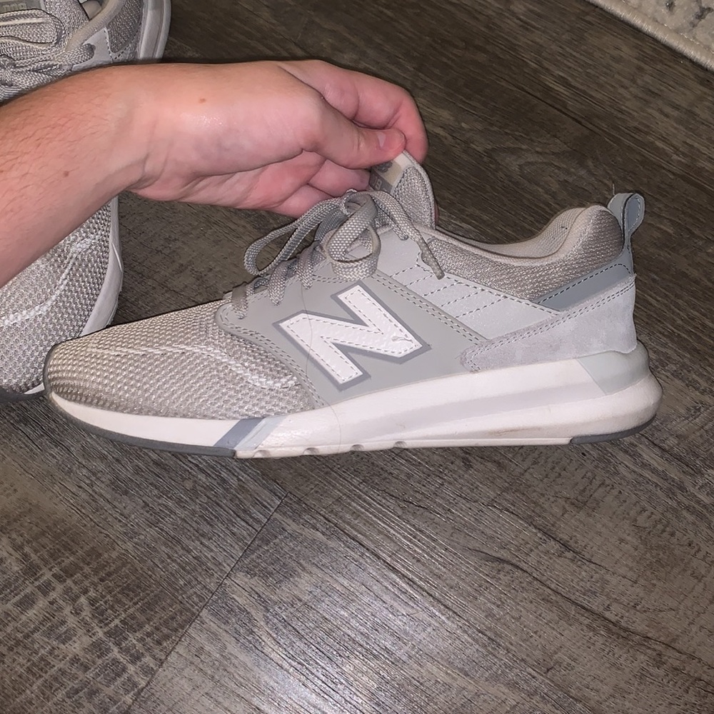 009 New Balance Tennis Shoes